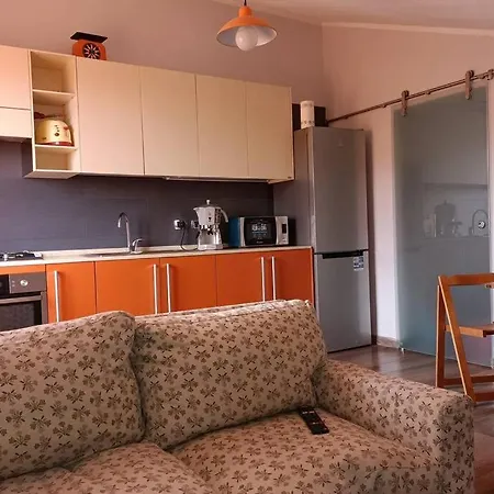 Margin Rouge Apartman Su Forti